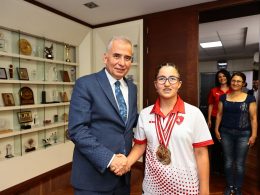 Turkiye Sampiyonu Elfin milli takim yolcusu 2 - Büyükşehir milli takımlara sporcu yetiştirmeye devam ediyor￼