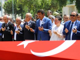 Ziya Tikiroglu Cenaze Toren 3 - Tıkıroğlu son yolculuğuna uğurlandı