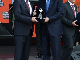 Cumhurbaskani Erdogandan Baskan Zolana Buyuk Odul - <strong>Büyükşehir'e "Genç Belediye" ödülü</strong>