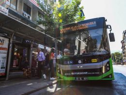 Cumhuriyet Bayraminda otobusler ucretsiz - Büyükşehir, Cumhuriyet Bayramı’nda otobüsleri ücretsiz yaptı￼
