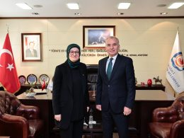 AK Parti Genel Baskan Yardimcisi Uygurdan ziyaret - AK Parti Genel Başkan Yardımcısı Uygur’dan Başkan Zolan’a ziyaret